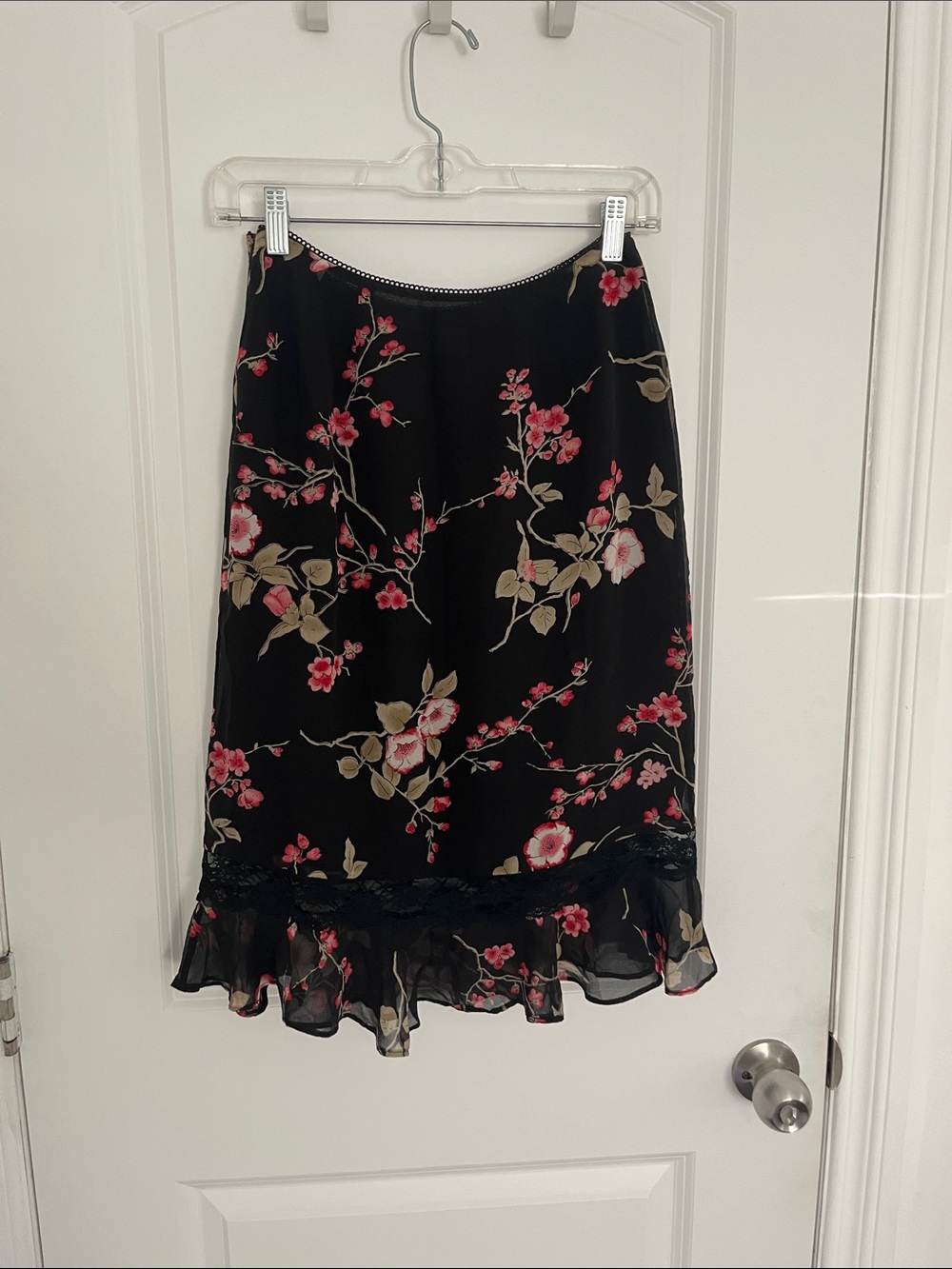 Spenser Jeremy Black Midi Skirt with Pink Floral Print - Picture 9 of 9